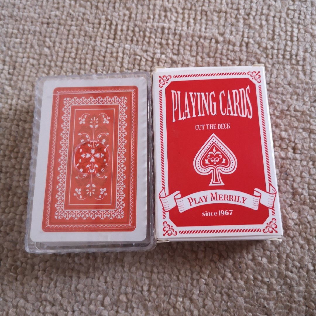 ダイソー トランプ 2個セット エンタメ/ホビーのテーブルゲーム/ホビー(トランプ/UNO)の商品写真