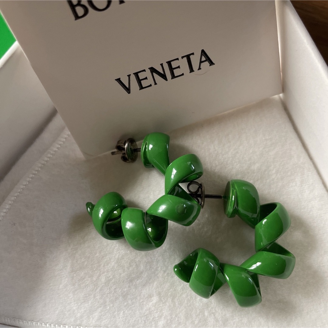 BOTTEGA VENETA フープピアス エナメル コイル グリーン-