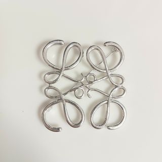 ロエベ ブローチ/コサージュの通販 300点以上 | LOEWEのレディースを