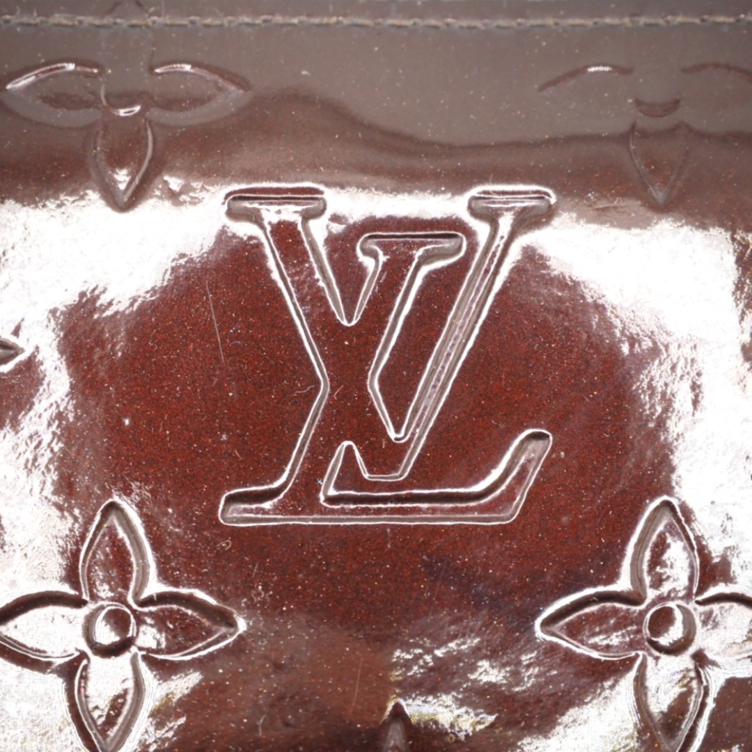 ルイヴィトン LOUIS VUITTON 長財布
 モノグラムヴェルニ ジッピーウォレット ラウンドジップウォレット M93522 アマラント