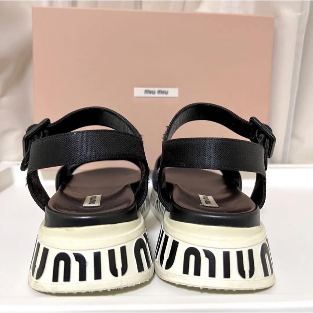 miumiu ロゴソールサンダル