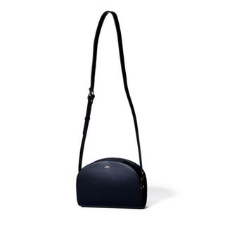 アーペーセー(A.P.C)の【新品未使用】 APC A.P.C. アーペーセー ショルダーバッグ sac demi-lune レザー PXAWVF61048 PXADMF61048 【IAK DARK NAVY】(ショルダーバッグ)