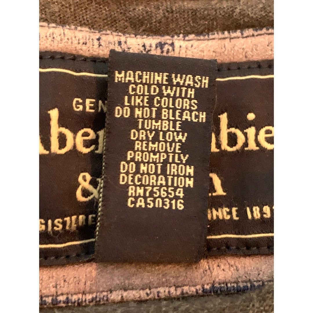 Abercrombie&Fitch(アバクロンビーアンドフィッチ)の【希少】Abercrombie&Fitch アバクロ☆Tシャツ 日本未発売！ メンズのトップス(Tシャツ/カットソー(半袖/袖なし))の商品写真