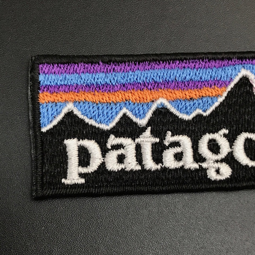 patagonia(パタゴニア)の70×28mm PATAGONIA フィッツロイロゴ アイロンワッペン -1C ハンドメイドの素材/材料(各種パーツ)の商品写真