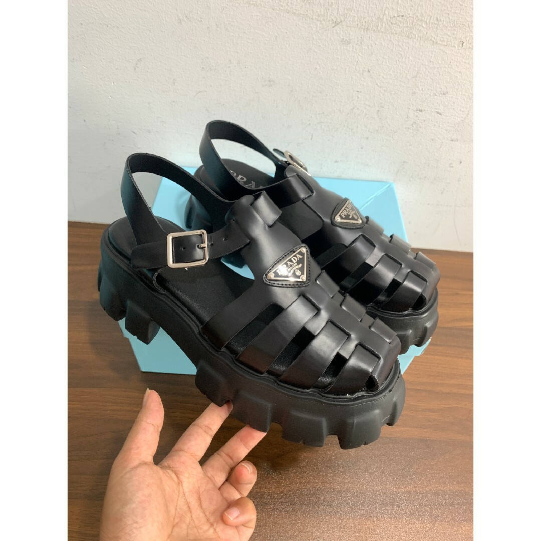 ファッションデザイナー PRADA ベロアサンダル 35 サンダル