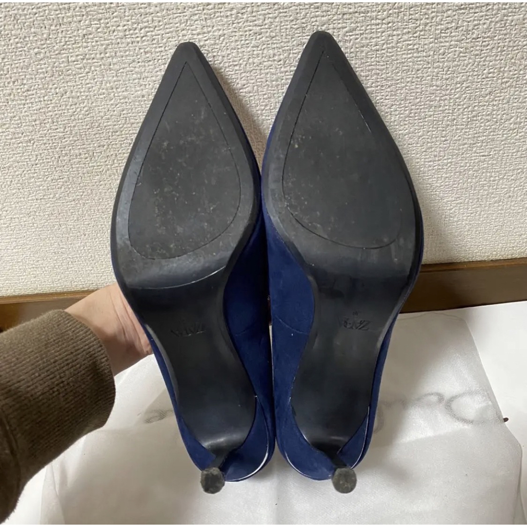 ZARA(ザラ)のZARA ネイビースエードヒール レディースの靴/シューズ(ハイヒール/パンプス)の商品写真