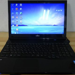 富士通 ノートパソコン LIFEBOOK AH45/M/特価良品