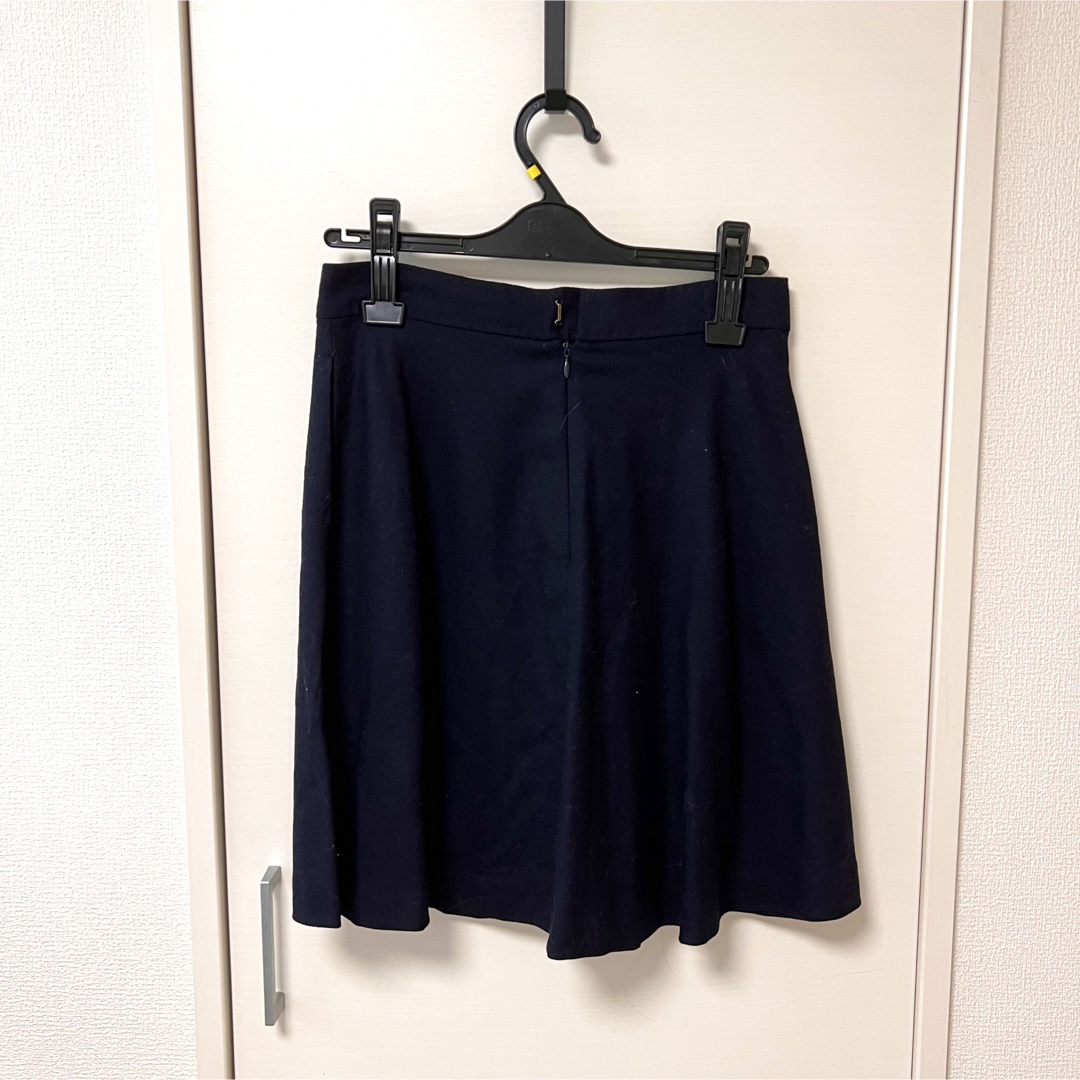 URBAN RESEARCH DOORS(アーバンリサーチドアーズ)のURBAN RESEARCH DOOR 濃紺フレアースカート レディースのスカート(ミニスカート)の商品写真