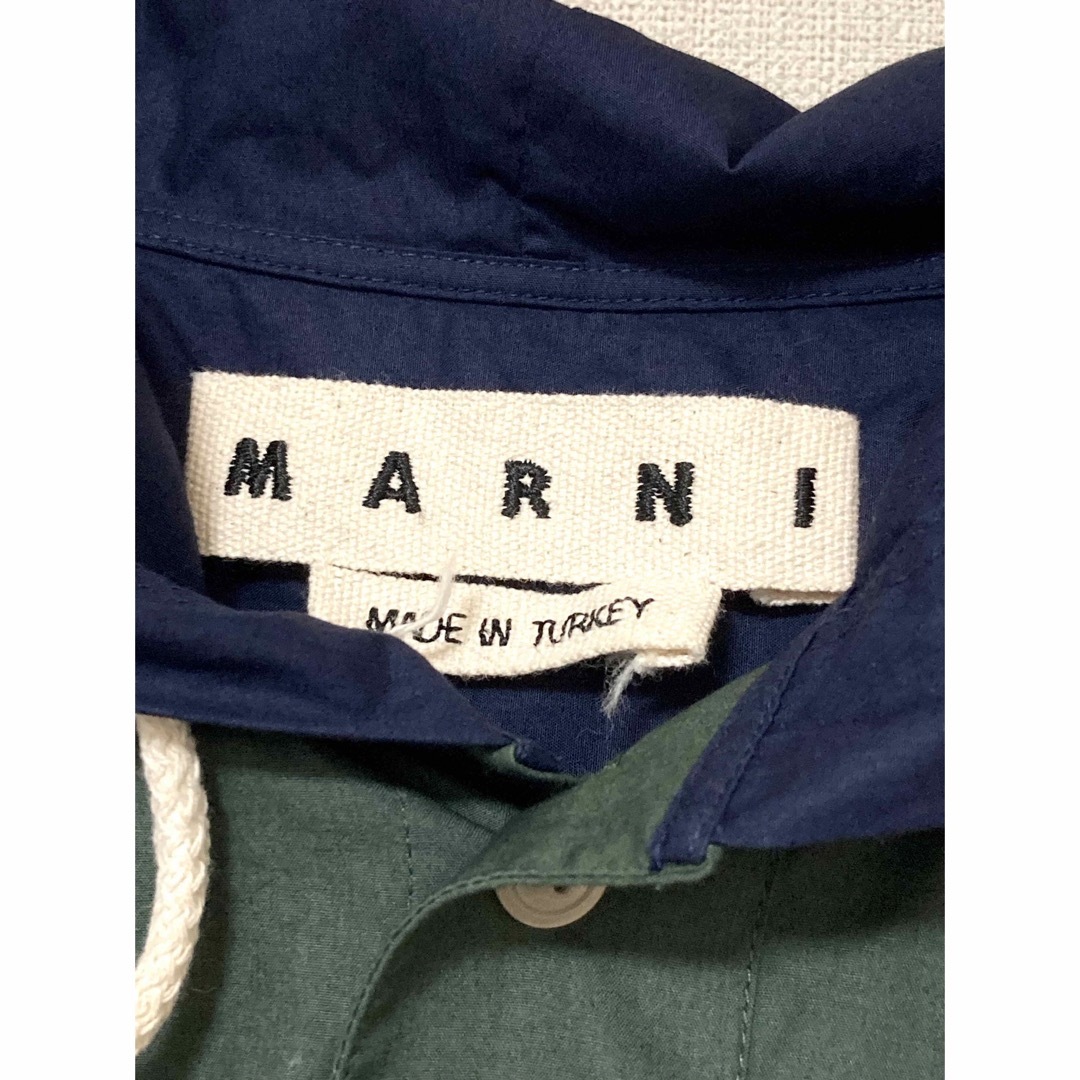 Marni(マルニ)のマルニ　バイカラー　シャツ　長袖　フード　ロゴ　プリント　切り替え　メンズ　48 メンズのトップス(シャツ)の商品写真