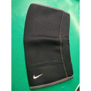 ナイキ(NIKE)のNike 膝サポーター XL(トレーニング用品)