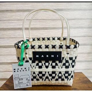 【新品】最新作 MARNI マルニ スクランブルバッグ　白(トートバッグ)