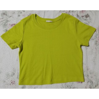ジーユー(GU)のGU  Tシャツ　グリーン色(Tシャツ(半袖/袖なし))