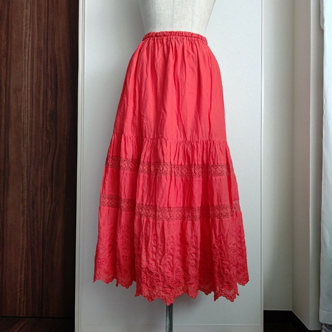 SLOBE IENA(スローブイエナ)のキレイ色✨「SLOBE IENA」 刺繍 レース ティアード スカート レディースのスカート(ロングスカート)の商品写真