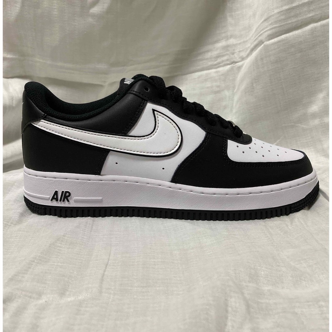 NIKE(ナイキ)のNIKE AIR FORCE1 '07 26.5cm 未使用品 メンズの靴/シューズ(スニーカー)の商品写真