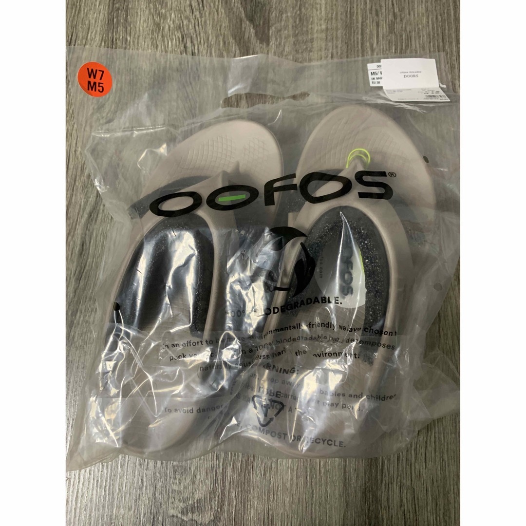 OOFOS(ウーフォス)の新品◎ OOFOS　OOriginal◎24cm レディースの靴/シューズ(サンダル)の商品写真