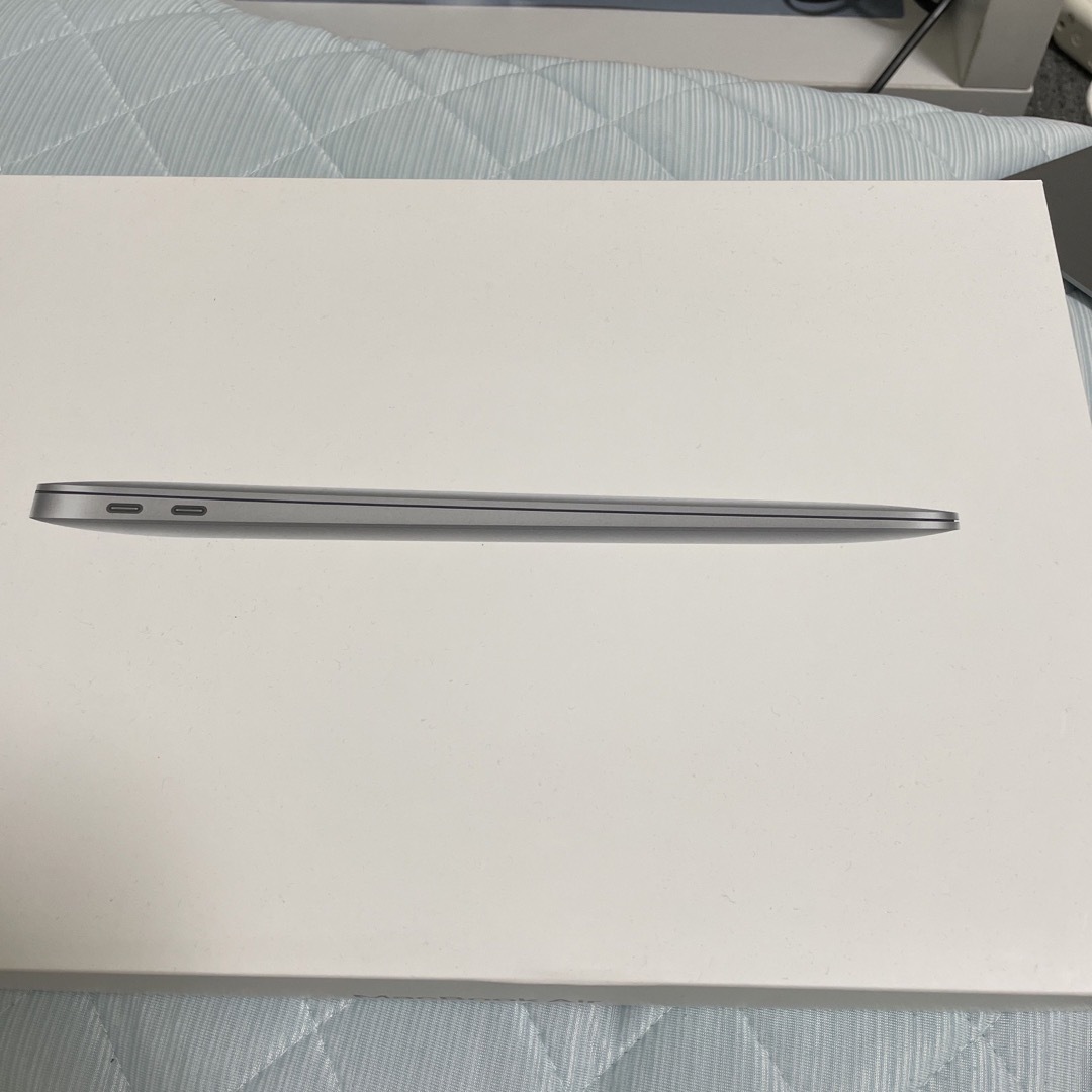 MacBook Air 2022 M1パソコン