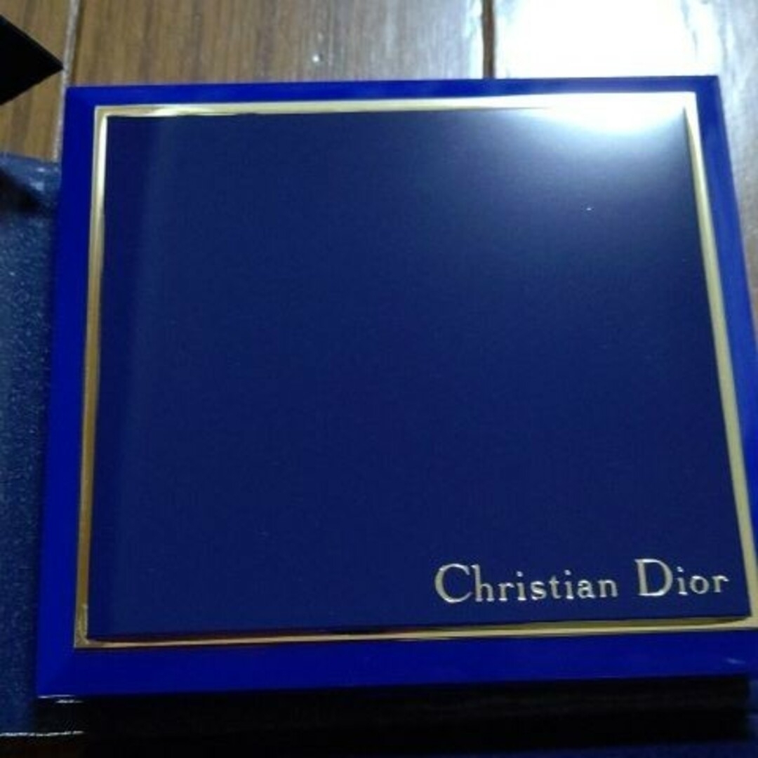 Christian Dior(クリスチャンディオール)の≪お値下げ❗️≫≪訳あり❗️≫クリスチャンディオール パレット コスメ/美容のキット/セット(コフレ/メイクアップセット)の商品写真