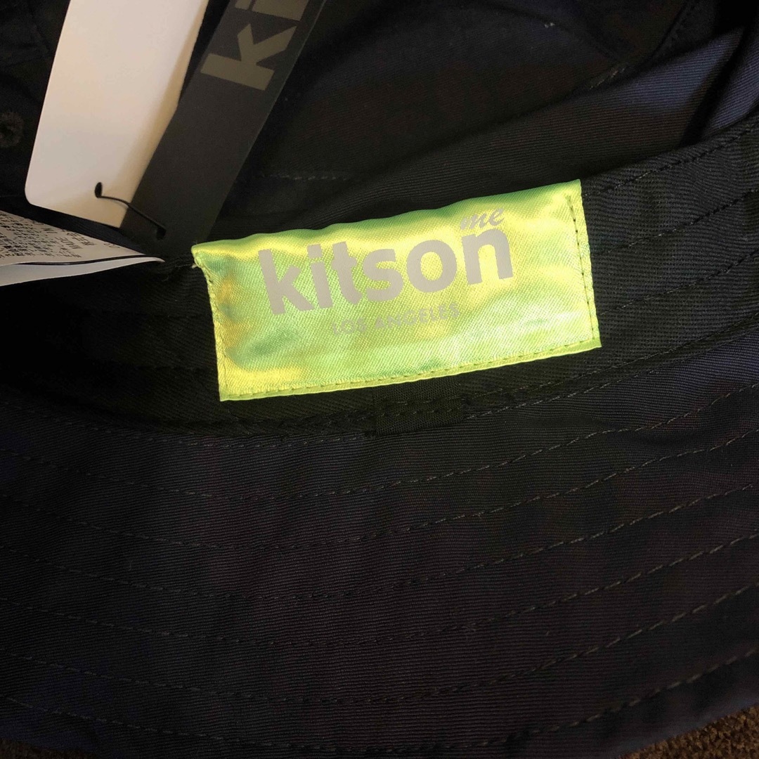 KITSON(キットソン)のKitsonバケットハット　帽子　新品未使用　ネイビー レディースの帽子(ハット)の商品写真