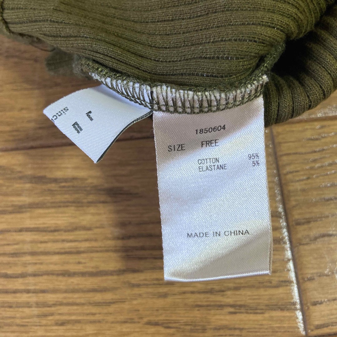 JUEMI(ジュエミ)のジュエミ juemi リブTシャツ◆olive レディースのトップス(Tシャツ(半袖/袖なし))の商品写真