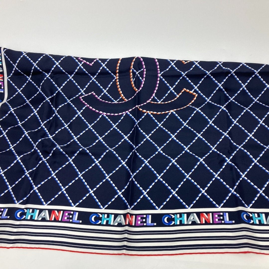 CHANEL(シャネル)のシャネル CHANEL ココマーク ロゴ CC  キルティング ファッション小物 スカーフ シルク ネイビー 美品 レディースのファッション小物(バンダナ/スカーフ)の商品写真