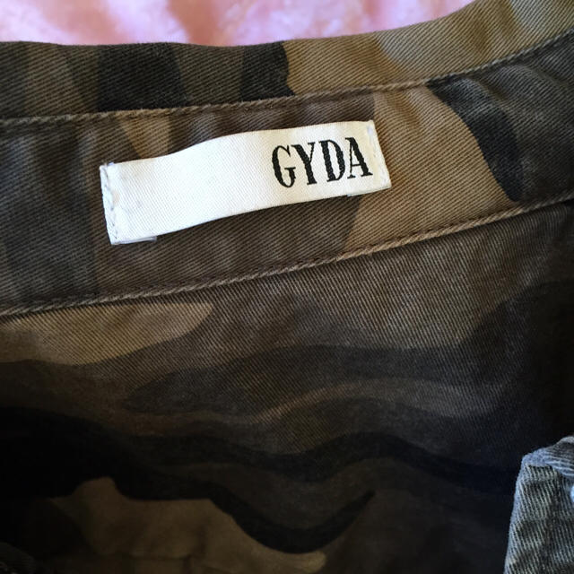 GYDA(ジェイダ)のジェイダ カモフラドルマンシャツ レディースのジャケット/アウター(ミリタリージャケット)の商品写真