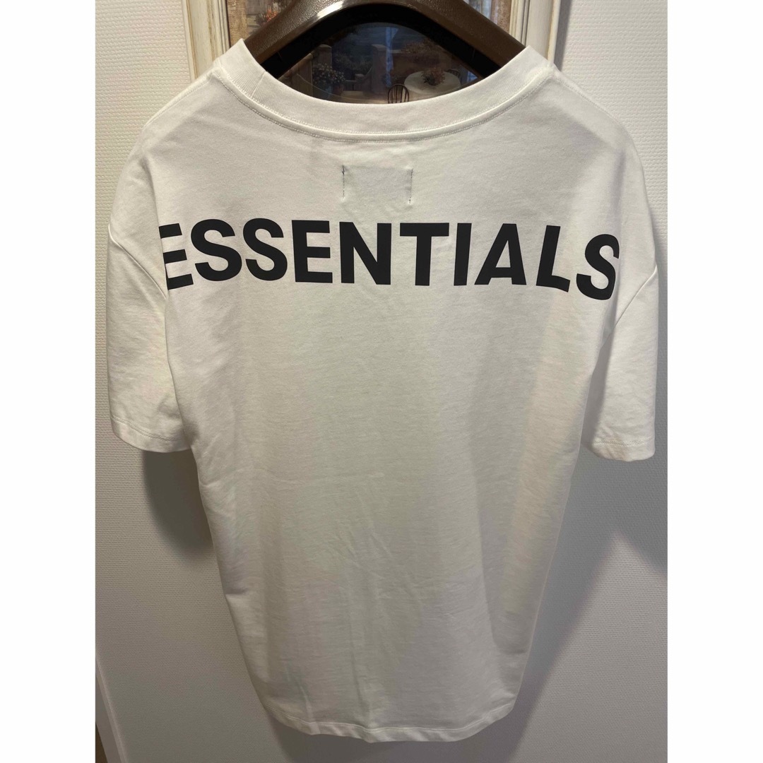 FEAR OF GOD(フィアオブゴッド)の国内正規品FOG ESSENTIALS リフレクターロゴ  Tシャツ　サイズS メンズのトップス(Tシャツ/カットソー(半袖/袖なし))の商品写真