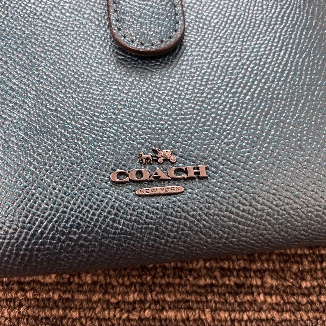 COACH(コーチ)の美品！コーチ 二つ折り財布 F54010 ロゴ金具 エメラルドグリーン レディースのファッション小物(財布)の商品写真