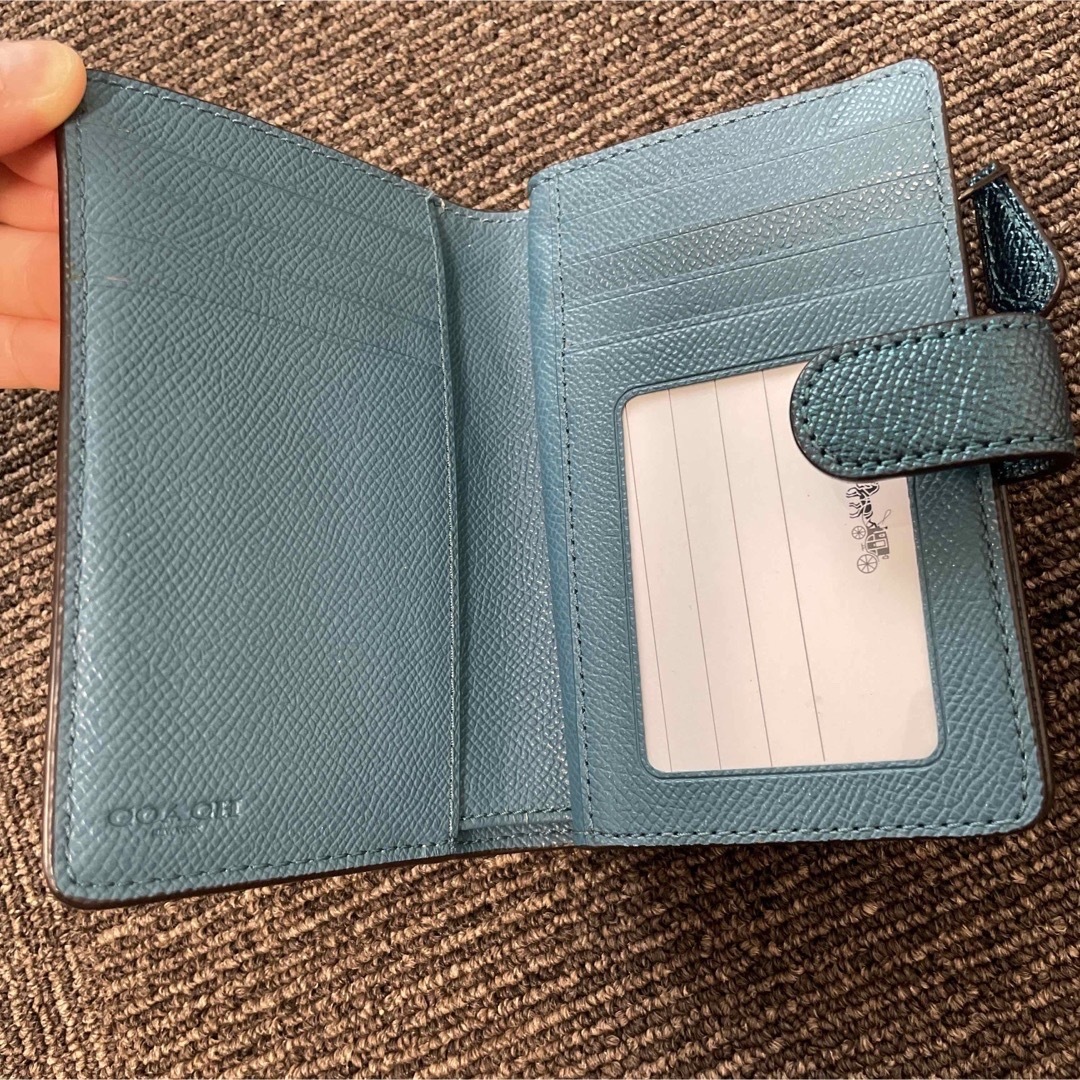 COACH(コーチ)の美品！コーチ 二つ折り財布 F54010 ロゴ金具 エメラルドグリーン レディースのファッション小物(財布)の商品写真