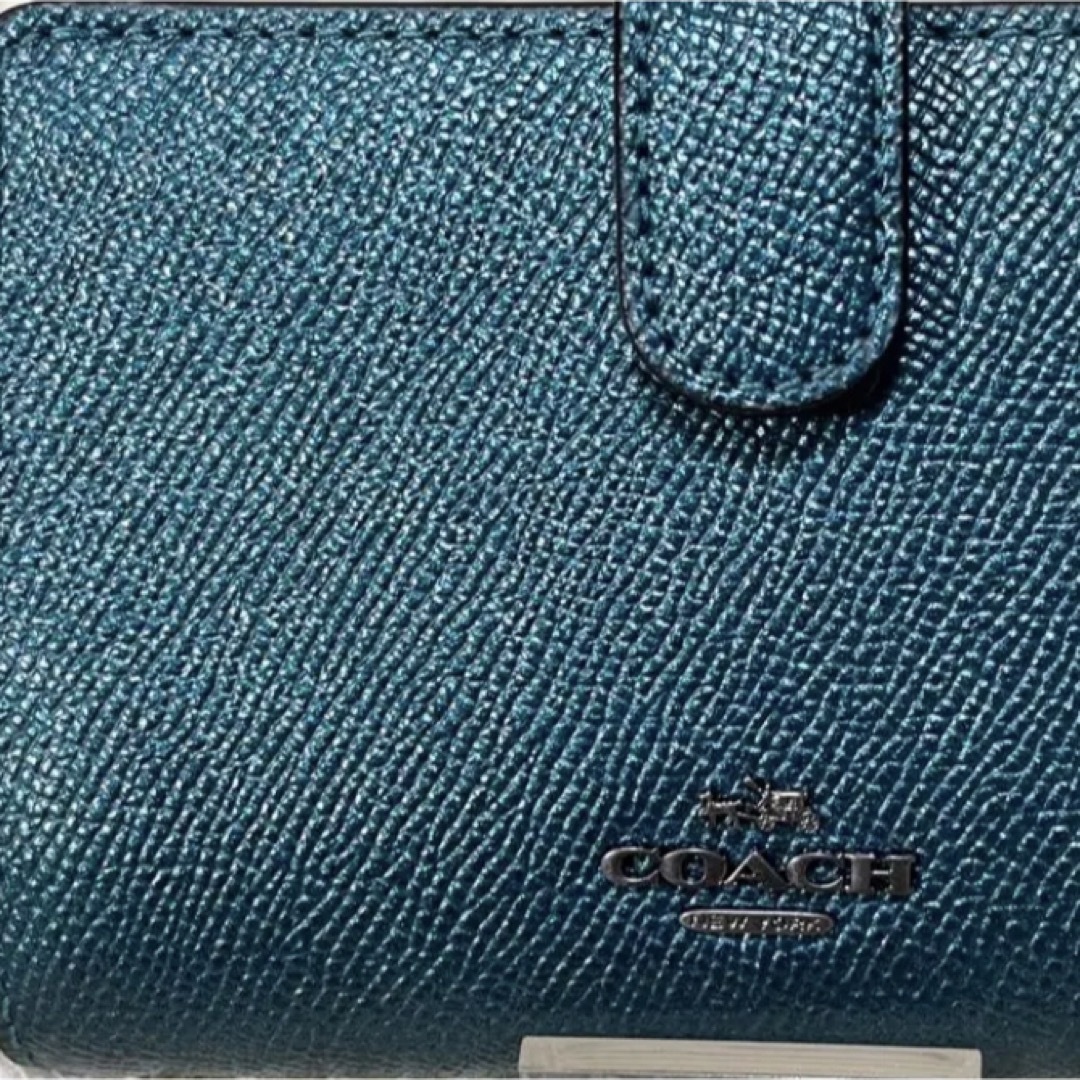 COACH(コーチ)の美品！コーチ 二つ折り財布 F54010 ロゴ金具 エメラルドグリーン レディースのファッション小物(財布)の商品写真