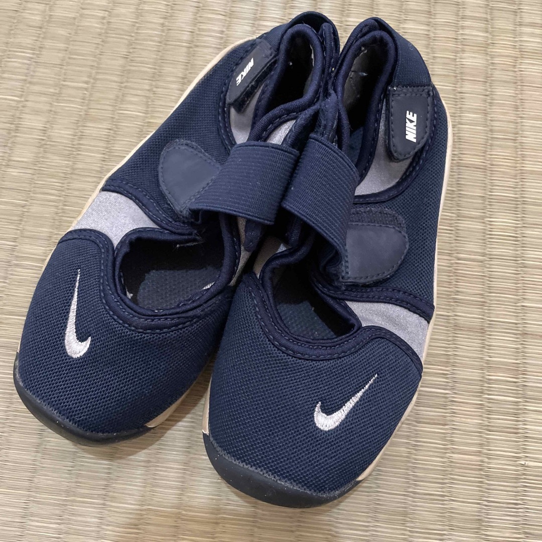 NIKE(ナイキ)のNIKE エアリフト　財布　しえぽ様 キッズ/ベビー/マタニティのキッズ靴/シューズ(15cm~)(スニーカー)の商品写真