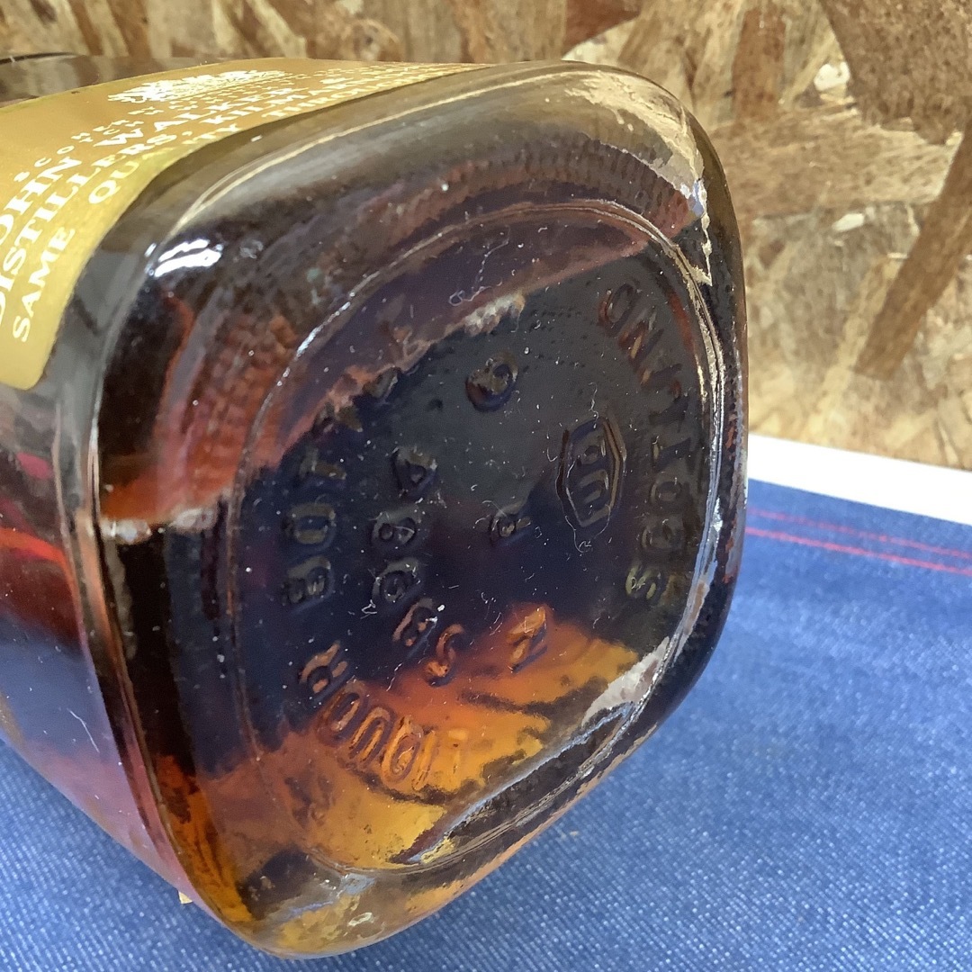 ジョニーウォーカー(ジョニーウォーカー)の【Mさ508】古酒Johnnie Walker Black Label エクスト 食品/飲料/酒の酒(ウイスキー)の商品写真
