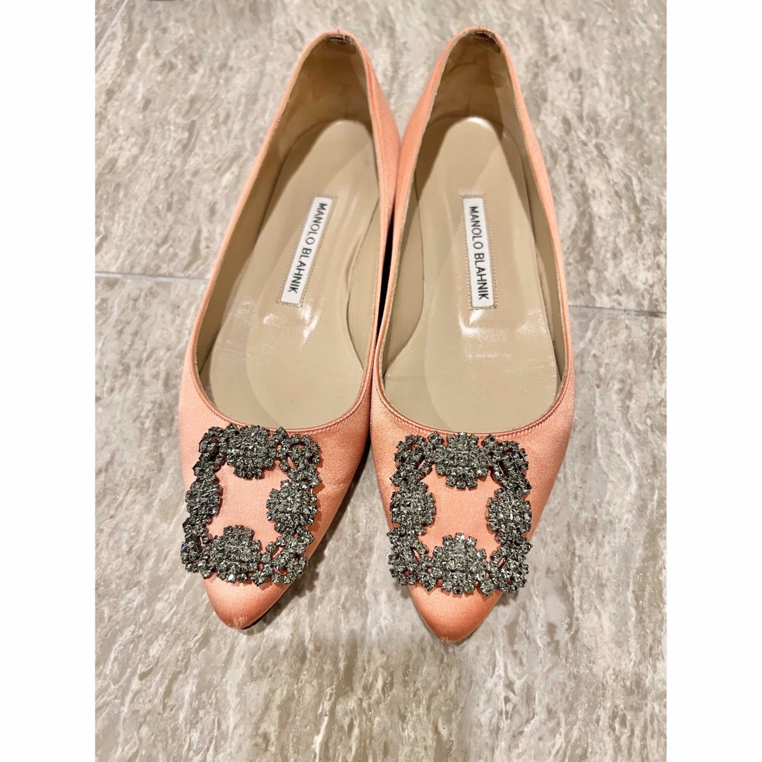 MANOLO BLAHNIK(マノロブラニク)のマノロ　ハンギシ　フラットシューズ レディースの靴/シューズ(バレエシューズ)の商品写真