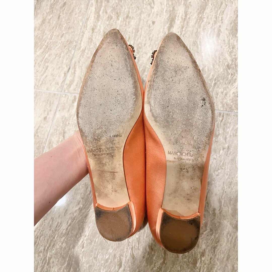 MANOLO BLAHNIK(マノロブラニク)のマノロ　ハンギシ　フラットシューズ レディースの靴/シューズ(バレエシューズ)の商品写真