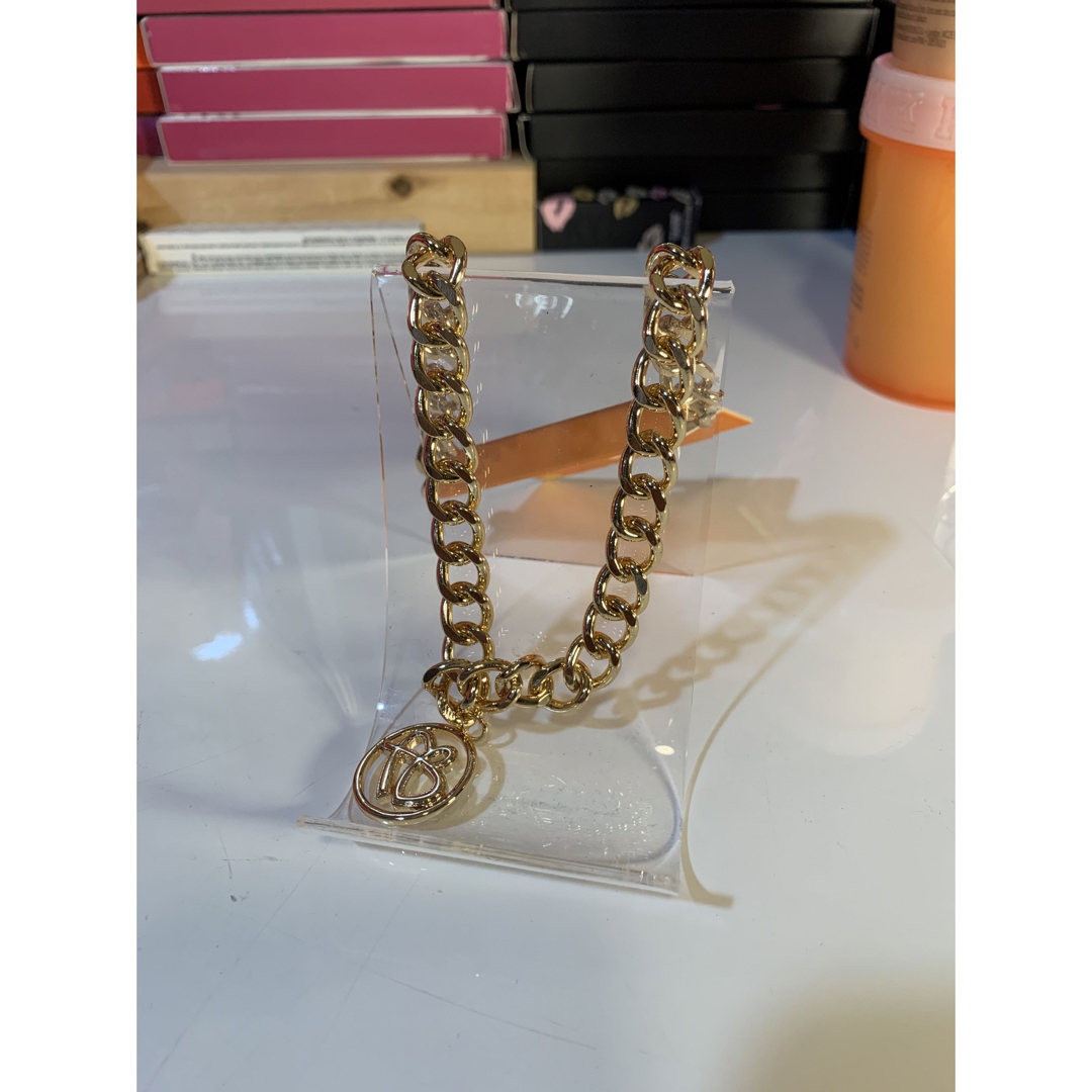 FUBU - FUBU x forever21 カーブチェーンネックレス の通販 by FUBU - FUBU x forever21 カーブチェーンネックレス の通販 by