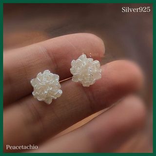 ピアス　Silver925 ホワイトローズ　バラ　薔薇　収納ケース付(イヤーカフ)