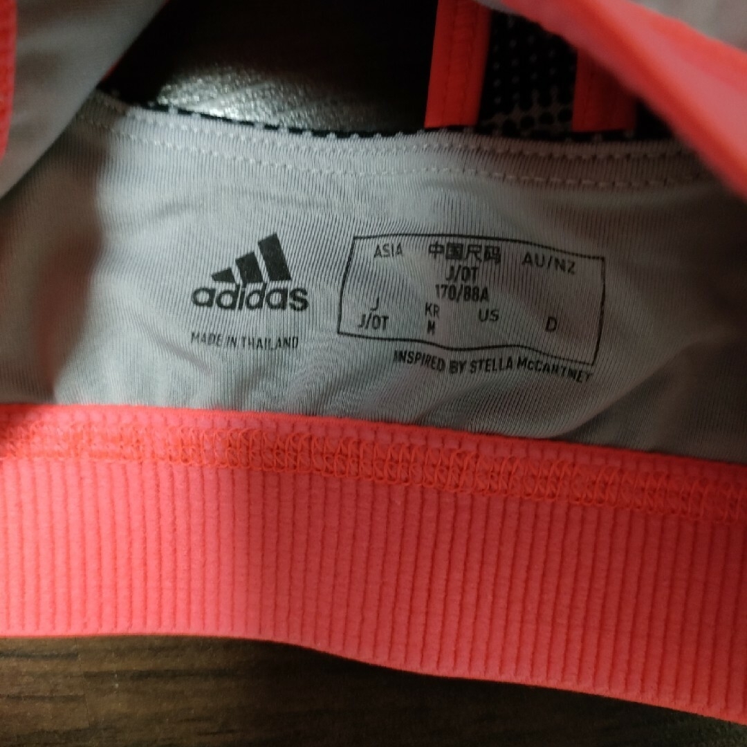 adidas(アディダス)のadidas　ブラトップ　スポブラ スポーツ/アウトドアのトレーニング/エクササイズ(トレーニング用品)の商品写真