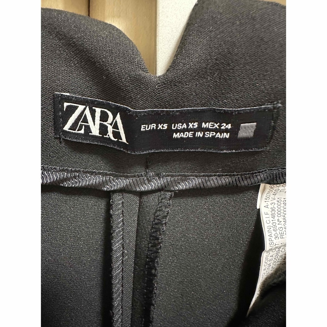 ZARA(ザラ)のZARA ハイウエストパンツ レディースのパンツ(クロップドパンツ)の商品写真