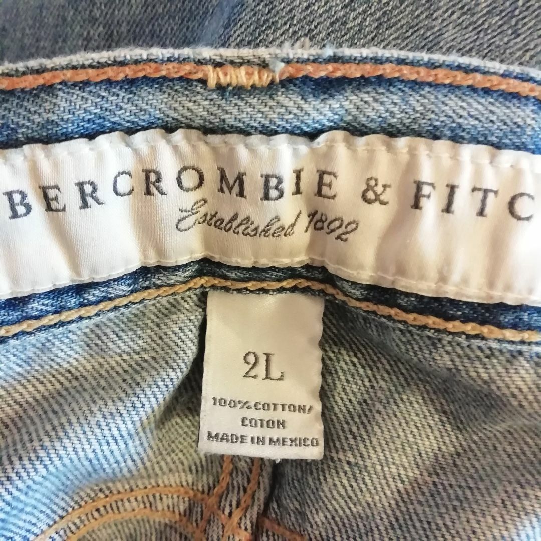 Abercrombie&Fitch(アバクロンビーアンドフィッチ)の美品 アバクロス トレート デニム ジーンズ ダメージ ウオッシュド 2L M レディースのパンツ(デニム/ジーンズ)の商品写真