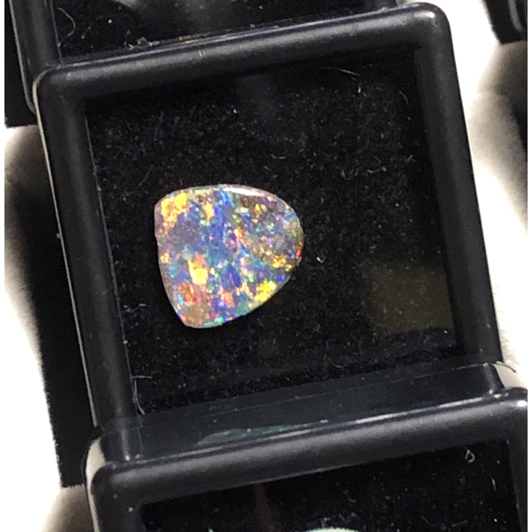 天然ボルダーオパール ルース2.89ct-