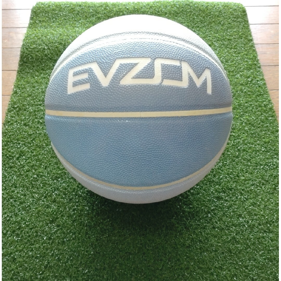 EVZOM グラデーションバスケットボール　サイズ7　径24.6cm  水色系 スポーツ/アウトドアのスポーツ/アウトドア その他(バスケットボール)の商品写真