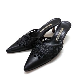 マノロブラニク(MANOLO BLAHNIK)のマノロブラニク パンチングレザー ミュール サンダル 靴 35.5 ブラック 黒(ミュール)