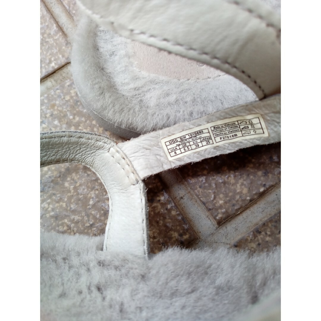 UGG(アグ)のuggグレーファーサンダル👡25センチ完売品 レディースの靴/シューズ(サンダル)の商品写真