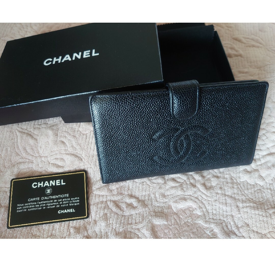 CHANEL(シャネル)のちゃーこ様 専用 美品 シャネル【CHANEL】 キャビアスキン 2つ折り財布 レディースのファッション小物(財布)の商品写真