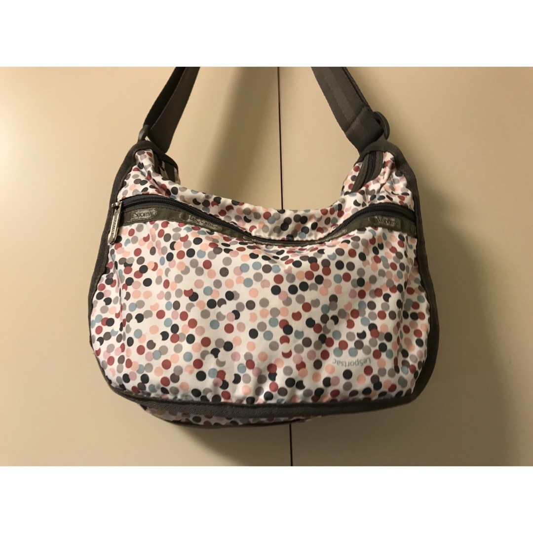 LeSportsac(レスポートサック)のレスポートサック　ドットショルダーバッグ レディースのバッグ(ショルダーバッグ)の商品写真