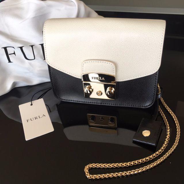 大勧め FURLA フルラ メトロポリス アイボリー×ブラック バイカラー