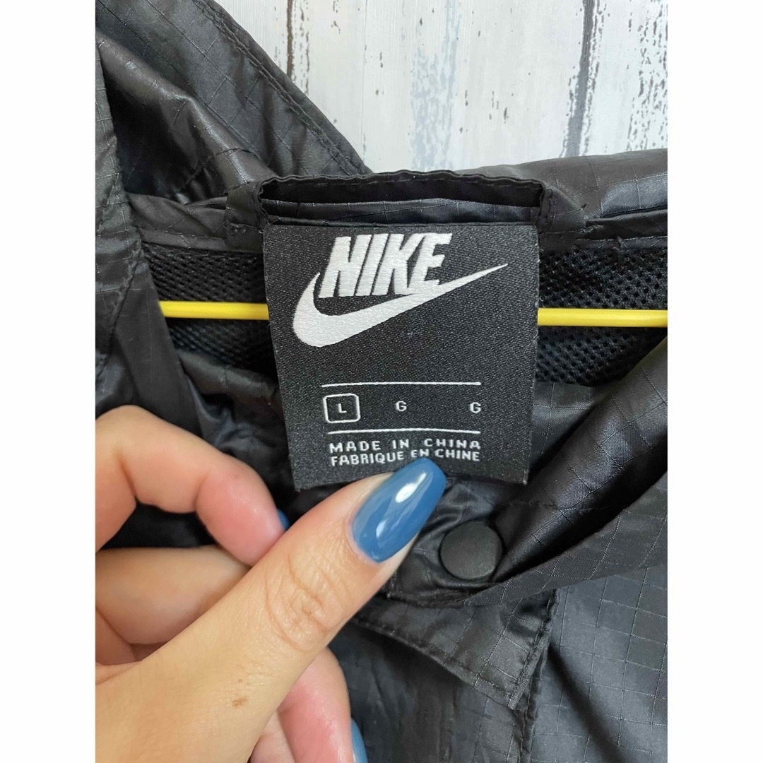 【used】レディースNIKE ナイロンジャケット　希少 レディースのジャケット/アウター(ナイロンジャケット)の商品写真