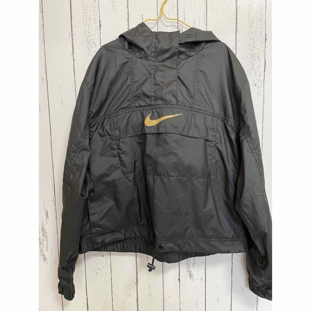 【used】レディースNIKE ナイロンジャケット　希少 レディースのジャケット/アウター(ナイロンジャケット)の商品写真