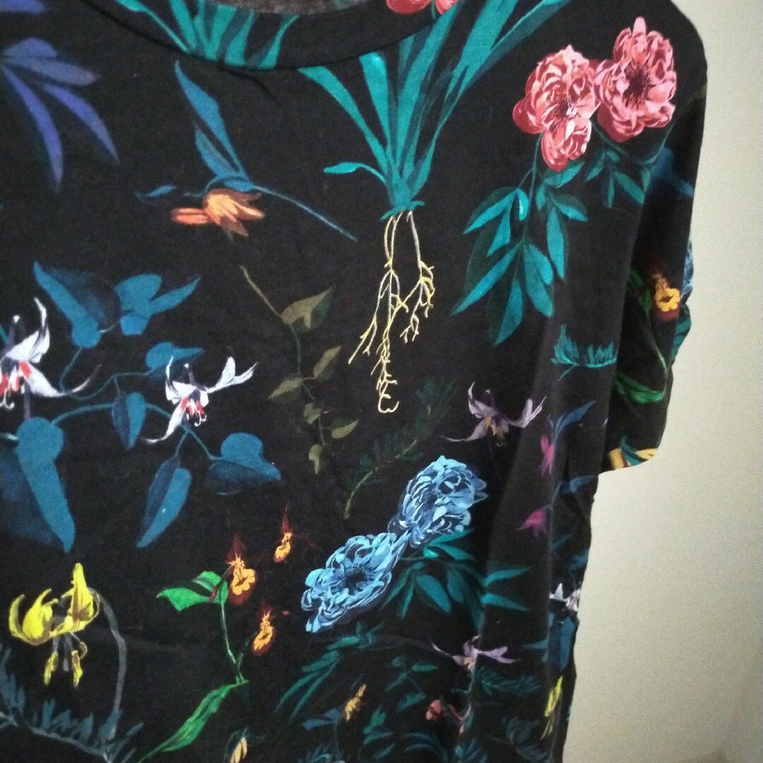 Paul Smith(ポールスミス)のPS Paul Smith ボタニカル柄Tシャツ 花柄 フラワープリント メンズのトップス(Tシャツ/カットソー(半袖/袖なし))の商品写真