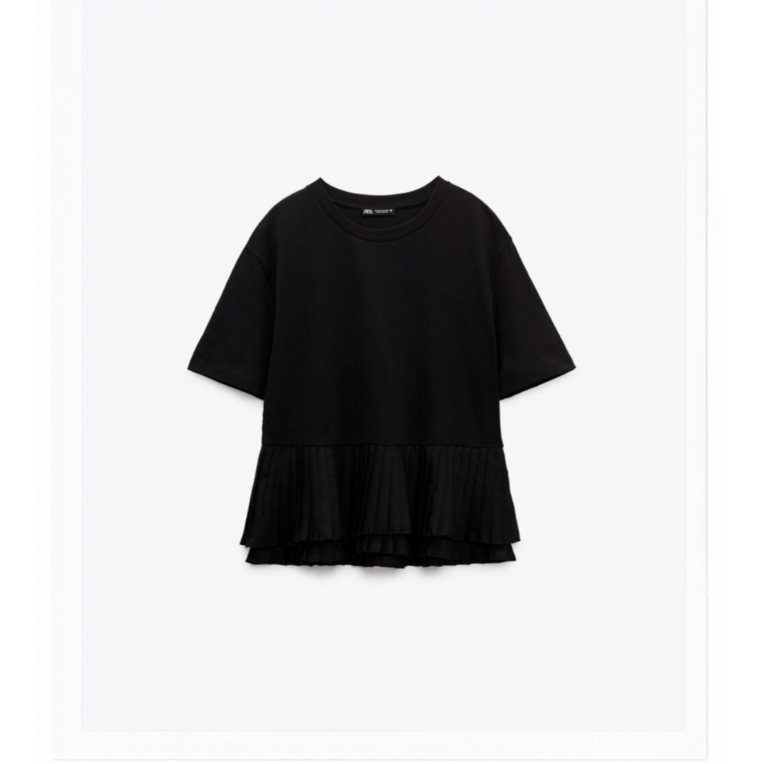 ZARA(ザラ)のZARA ZARA マッチングプリーツ加工ヘムTシャツ ブラック レディースのトップス(Tシャツ(半袖/袖なし))の商品写真