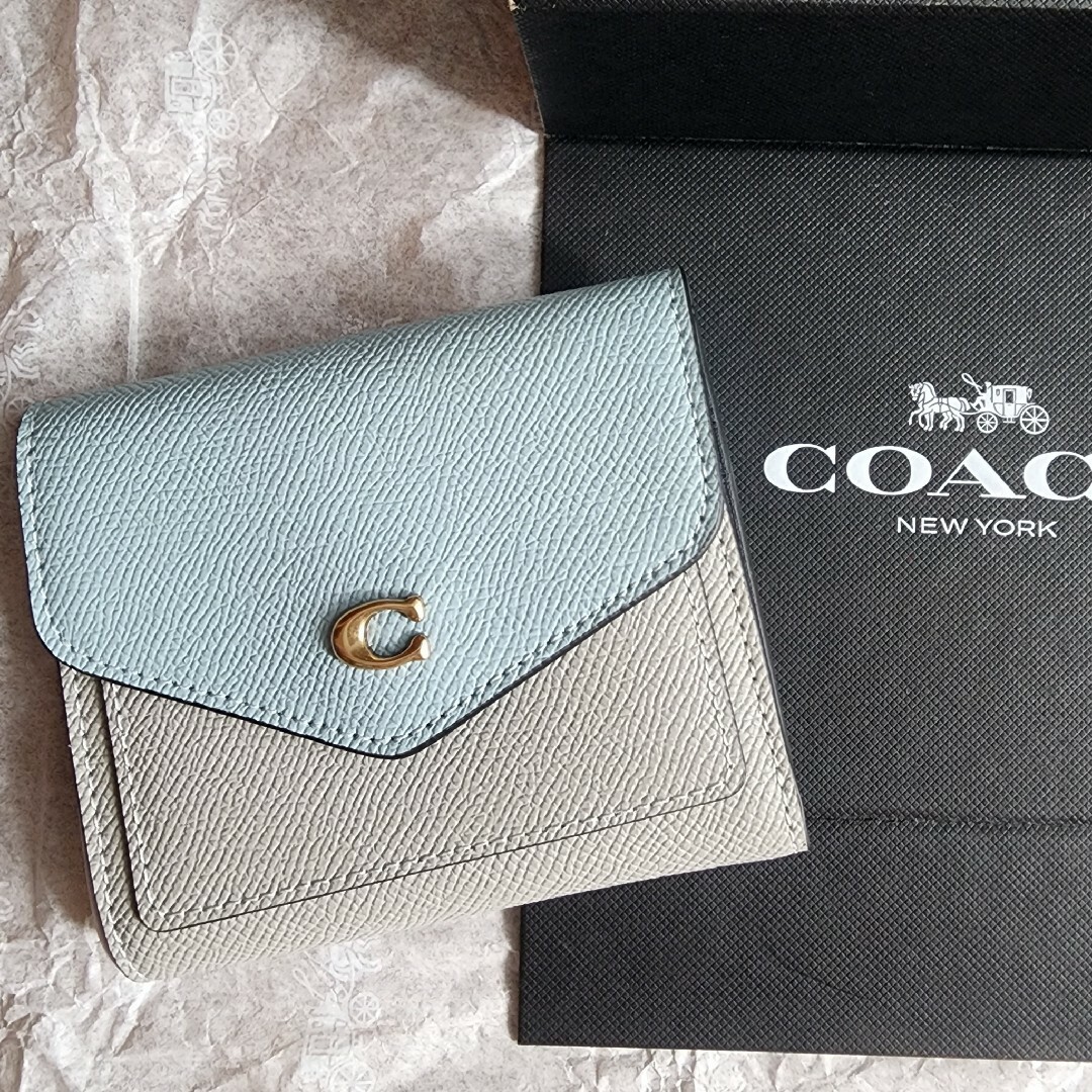 COACH財布 二つ折り財布 エンボス加工 スモールウォレット　新品 未使用